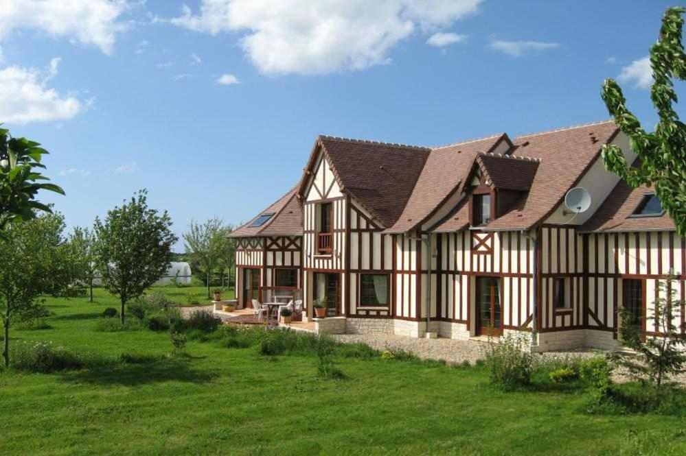 Le Mont D'Auge Bed & Breakfast Canapville  Exterior photo