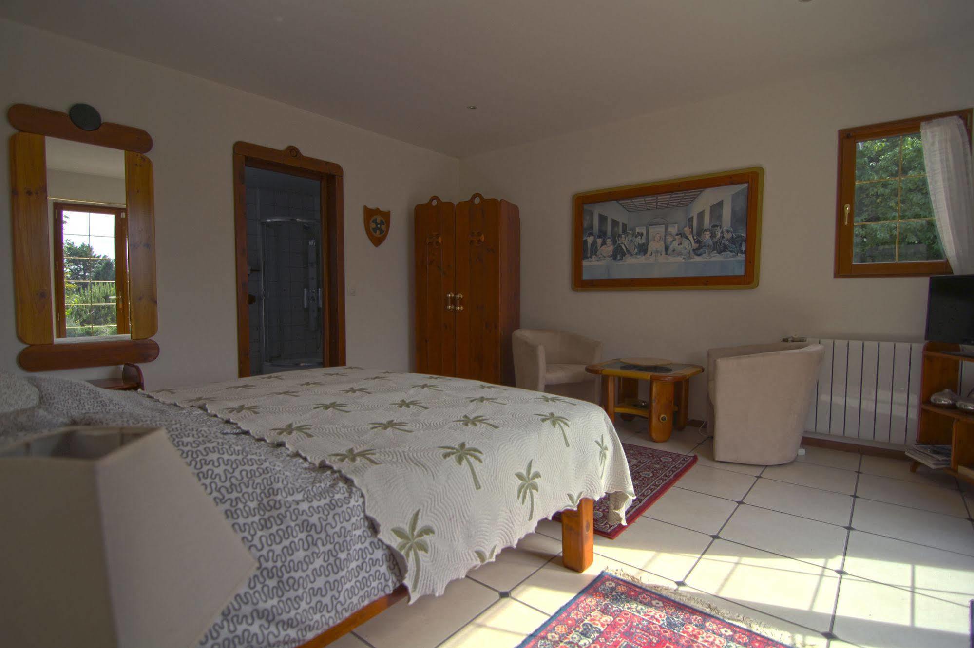 Le Mont D'Auge Bed & Breakfast Canapville  Exterior photo